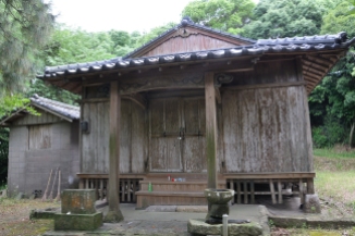 久多島神社本殿。